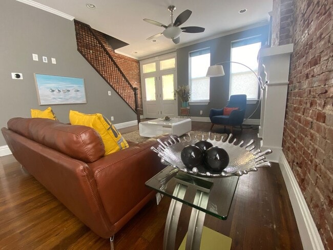 Building Photo - 4 Bedroom 4baths - Single Family Home in Saint Louis