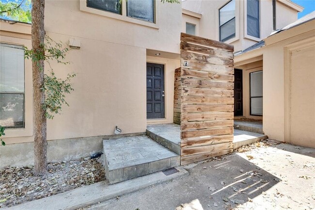 Building Photo - 6711 Deatonhill Dr