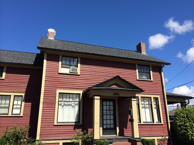 Building Photo - 225 5th Ave SE