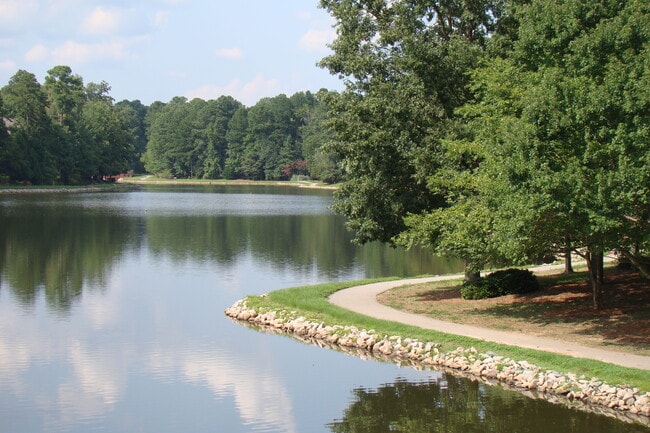 Building Photo - 313 Glen Echo Lane