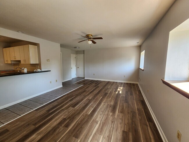 Foto del edificio - 2744 Dalton Ave