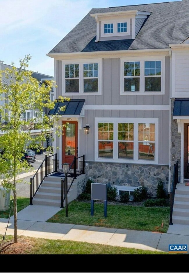 Building Photo - 805 Park Ridge Dr