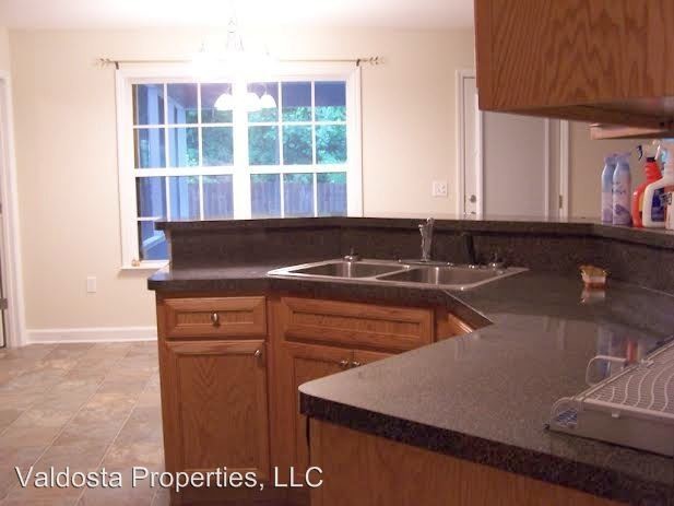 Building Photo - 3 br, 2 bath House - 448 Pinedale Circle