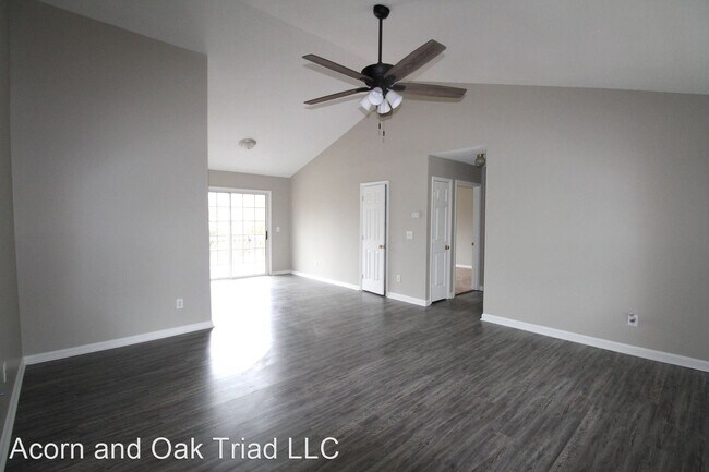 Building Photo - 3 br, 2 bath House - 215 Old Treybrooke Dr