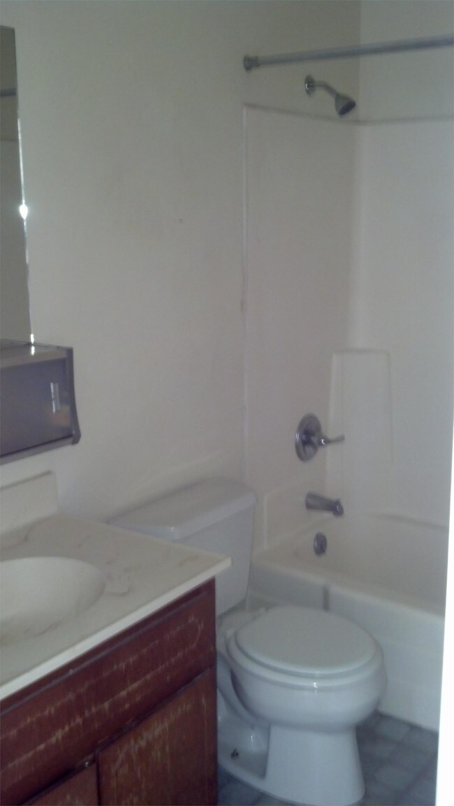 Building Photo - 439 S Alarcon St