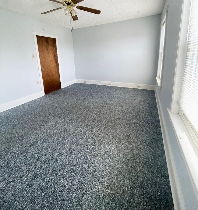 Building Photo - 623 Ridge St