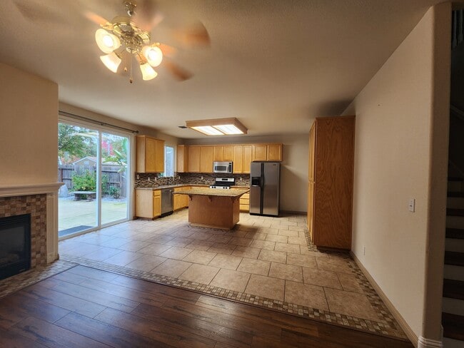 Building Photo - 2469 De Beers Ct