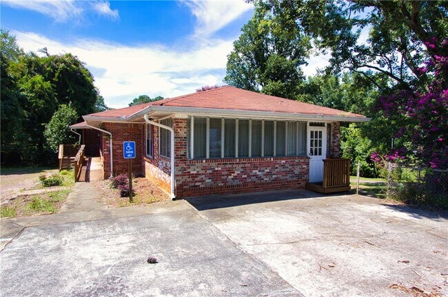 Building Photo - 1835 Lawrenceville Hwy