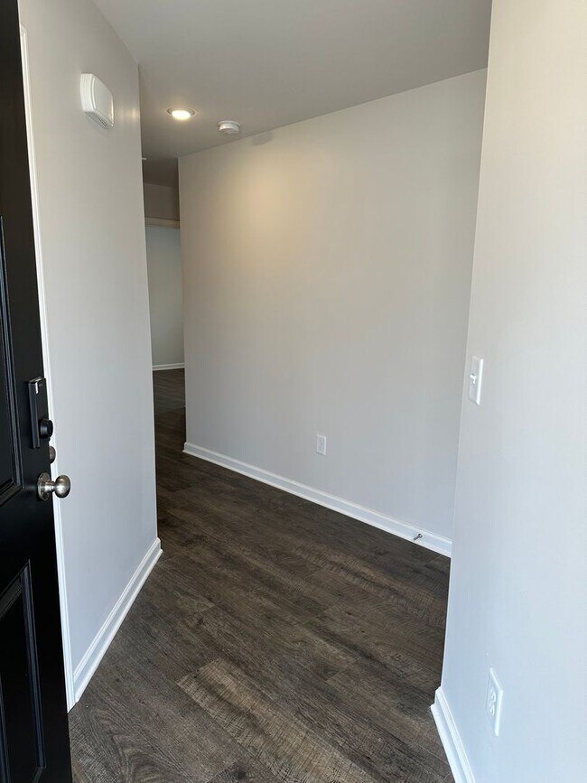 Foto del edificio - *Preleasing* Four Bedroom | Two Bathroom H...