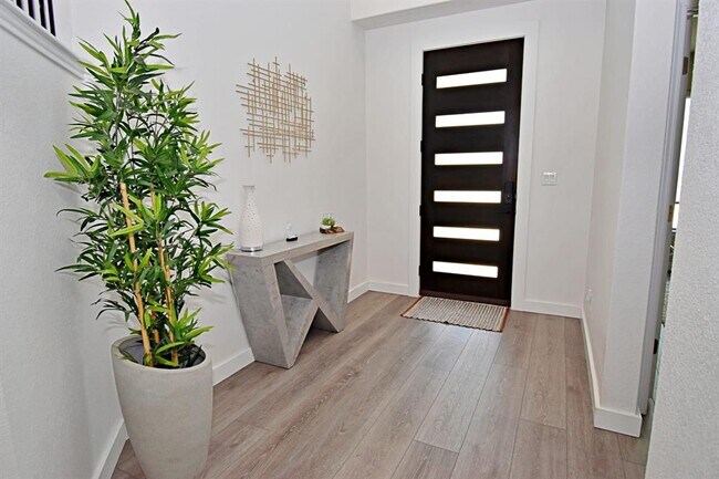 Foto del edificio - 909 Zacarias Dr