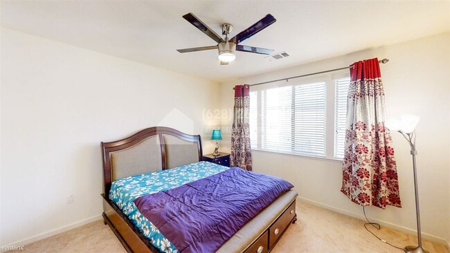 Building Photo - 4 br, 3.5 bath Townhome - 212 Montalcino C...