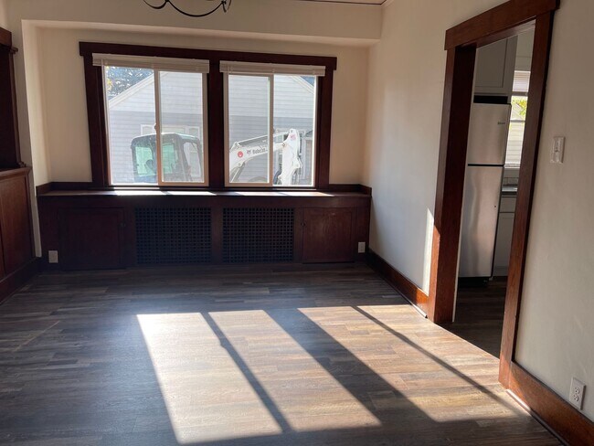Foto del edificio - Pet Friendly 4 bedroom 1 bath