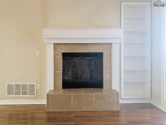 Building Photo - 5205 Pebblestone Dr