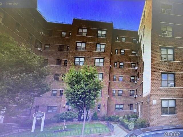 Foto principal - 92-40 Queens Blvd