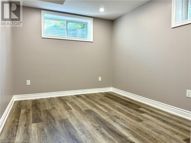 Building Photo - 35 Loxleigh Ln