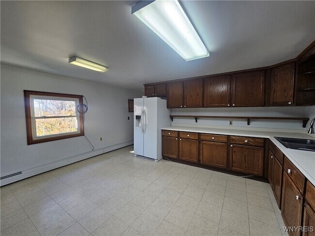 Foto del edificio - 1970 Sturgeon Point Rd