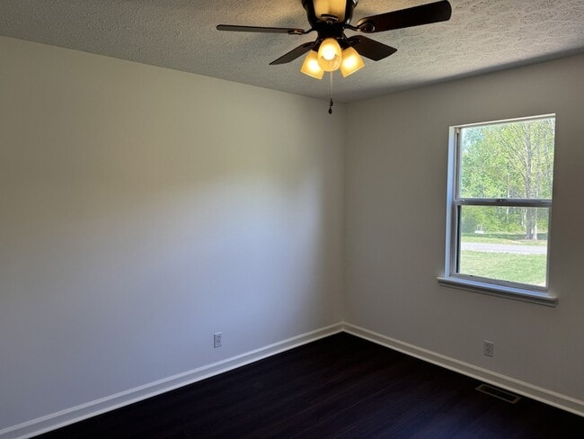 Foto del edificio - 10125 N Twin Springs Rd