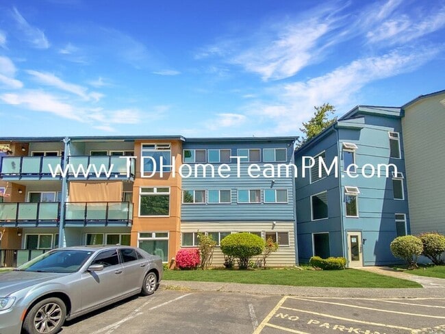 Building Photo - 15152 65th Ave S
