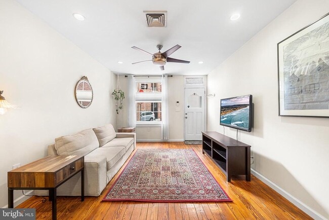 Building Photo - 1511 Earl St