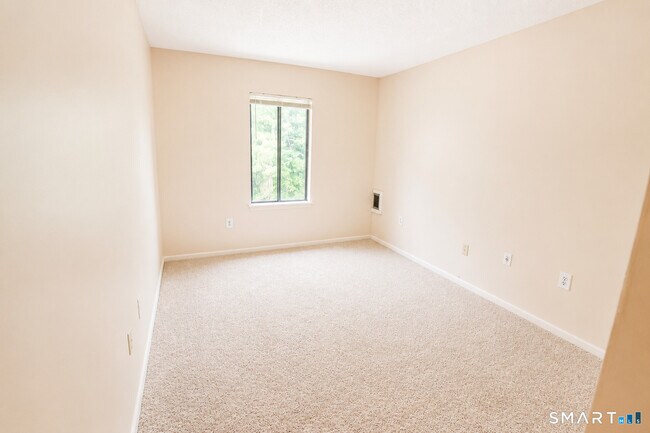 Foto del edificio - 175 Mill Pond Rd