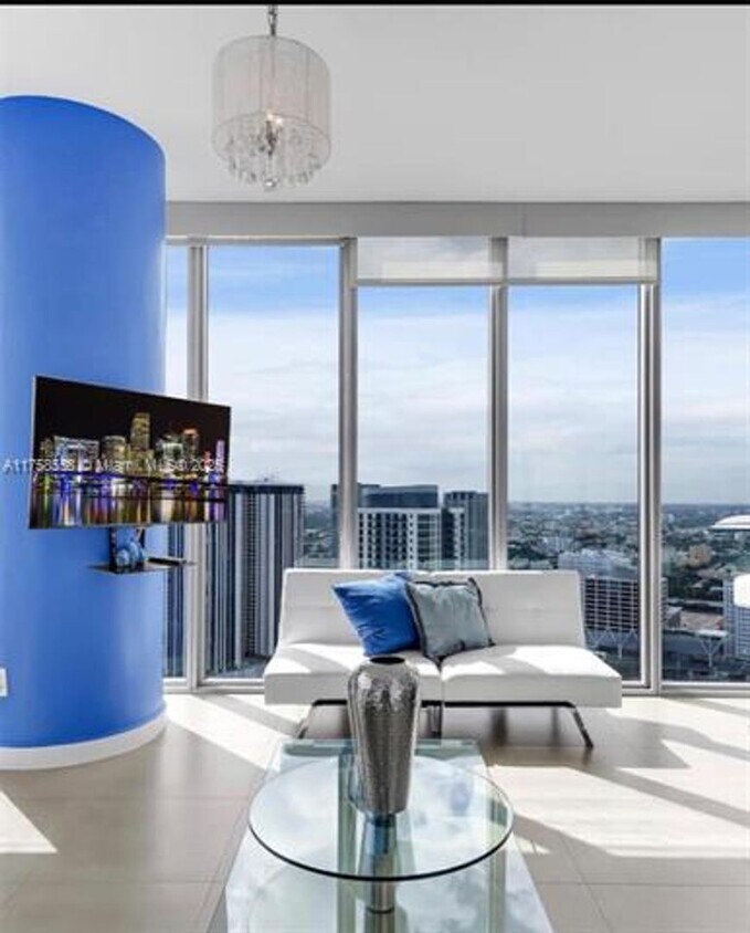 Foto principal - 888 Biscayne Blvd