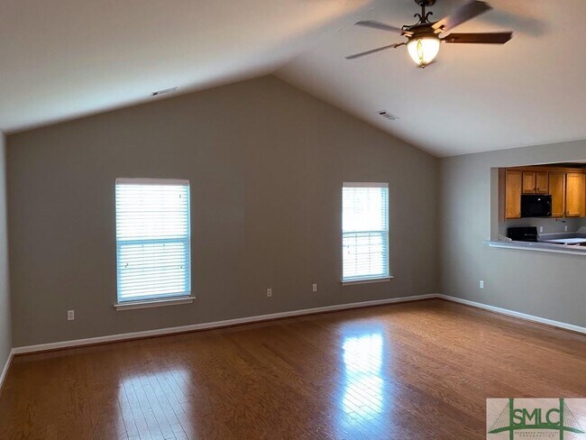 Building Photo - 45 Glenwood Ct