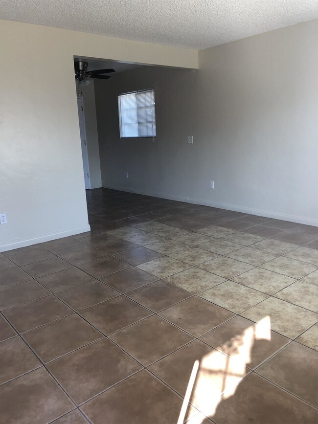 Foto del edificio - 917 E 20th St