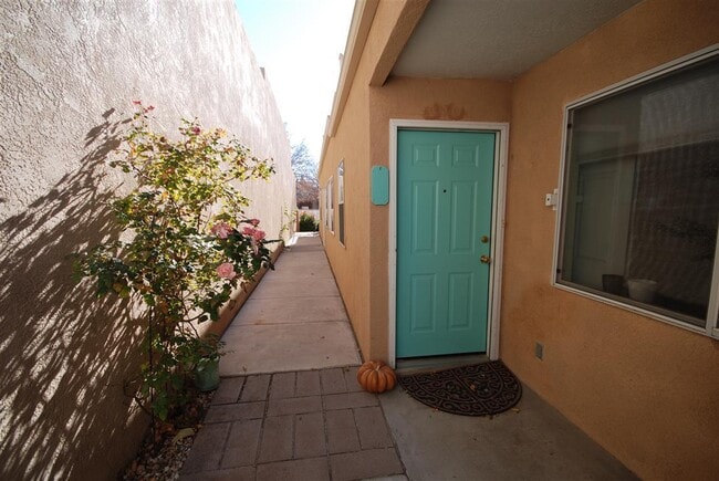 Building Photo - 2 Bedroom, 2 Bathroom Home near Montgomery...