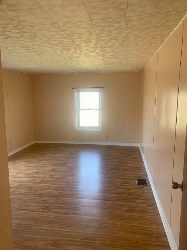 Building Photo - York Haven Farmhouse 2 Bedroom Northeaster...