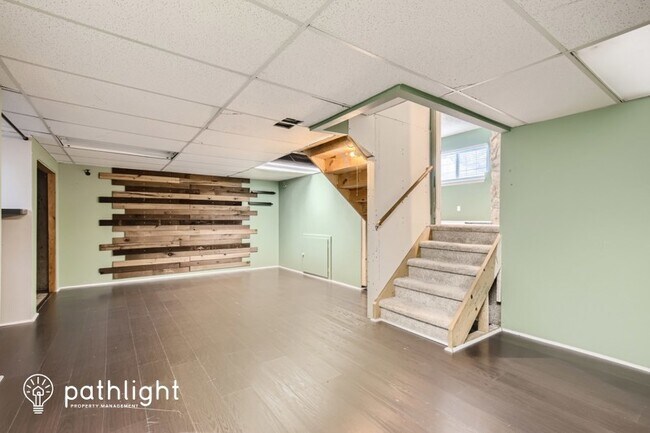 Foto del edificio - 8575 Dover Ct