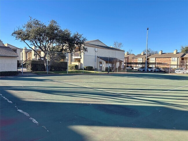 Foto del edificio - 12480 Abrams Rd