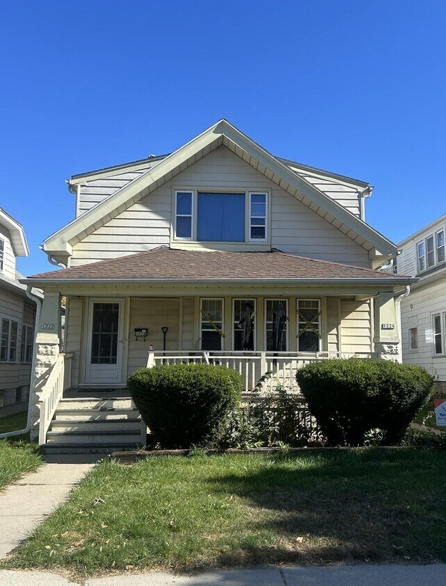 Primary Photo - 1222 S 74th St