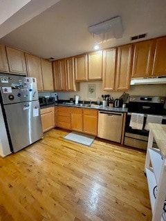 Building Photo - 3055 N Sheffield Ave