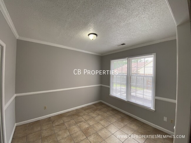 Foto del edificio - 5011 Pheasant Run Ln