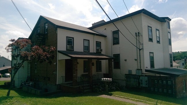 Building Photo - 8 Clapp Ave
