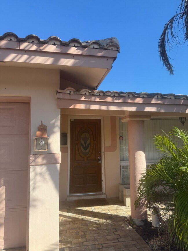 Photo - 1000 SE 7th Ave House