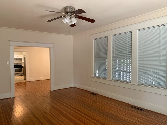 Foto del edificio - 909 W 30th St