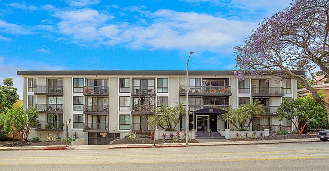 Foto del edificio - 1351 N Crescent Heights Blvd