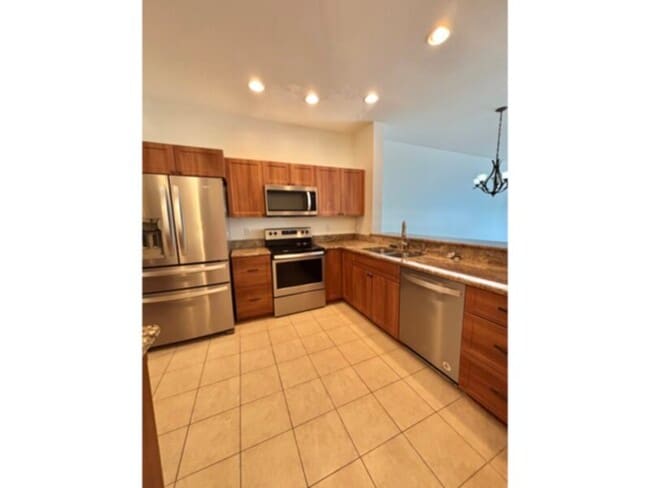 Foto del edificio - Available Now!  3 bedroom/2.5 Bath Townhome