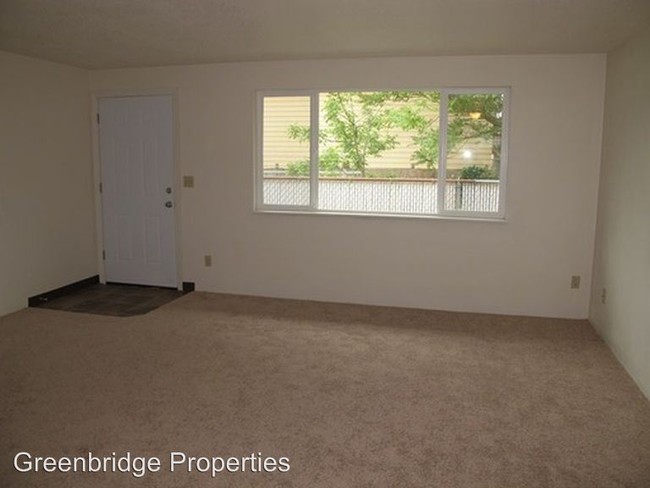 Building Photo - 543-545 NE 81st Ave