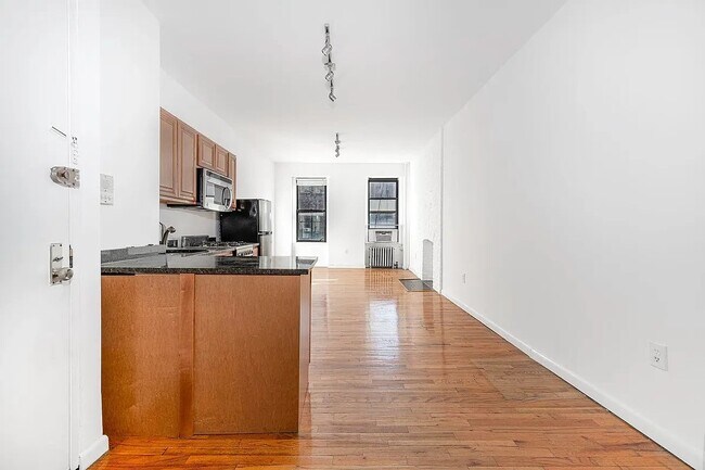 Foto del edificio - 242 Mulberry St