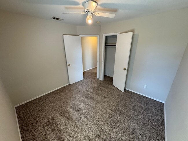 Building Photo - 9205 Lenox Dr