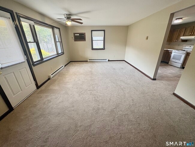 Building Photo - 302 Boston Post Rd