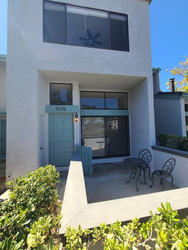 Foto del edificio - Spacious and remodeled 2 Bed 2.5 baths in ...