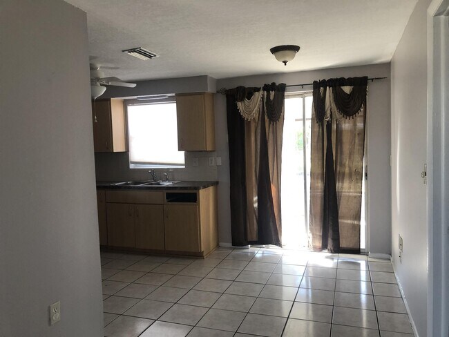 Foto del edificio - 6442 Baldwyn Ave