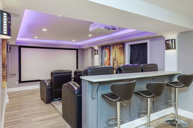Foto del edificio - BEAUTIFUL HOUSE- 4 bedroom, 3.5 bath 2 sto...
