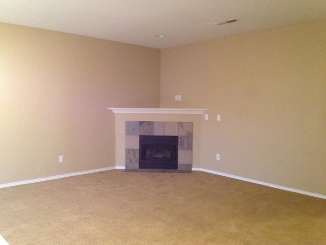 Building Photo - 58987 Greenbrier Loop