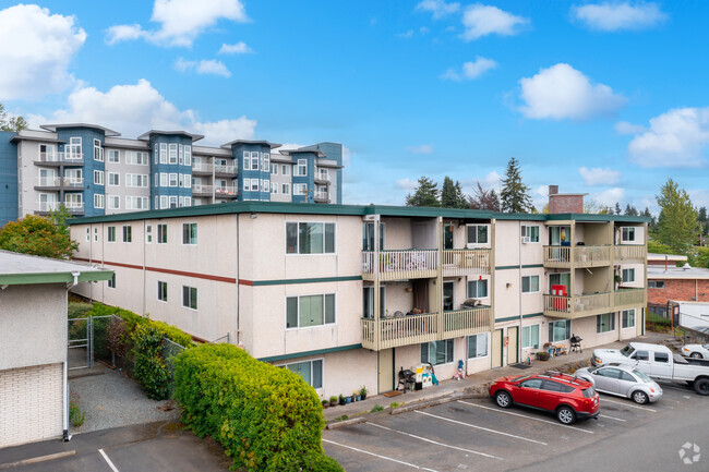 Building Photo - 907 Harrington Ave