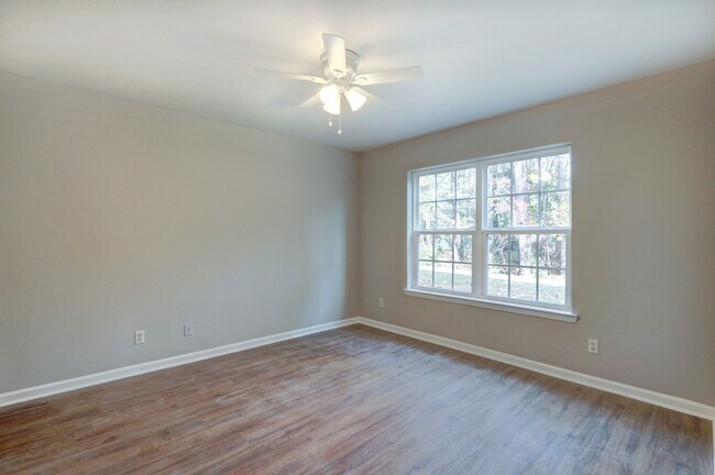 Foto del edificio - 3-3 Dukes Way