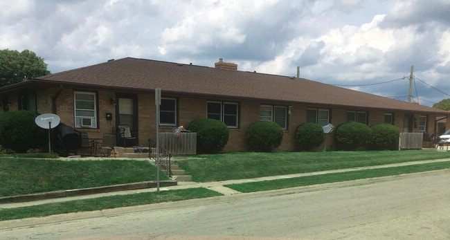 Building Photo - 1730 Remington Rd